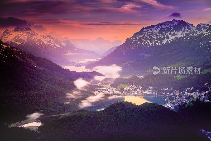 阿尔卑斯山景观在圣莫里茨在戏剧性的日落- Muottas Muragl -瑞士